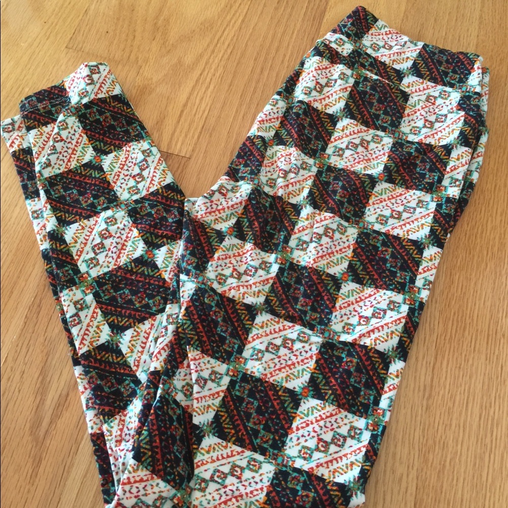 ✨$5 Bargain✨ OS LuLaRoe Checkered Leggings